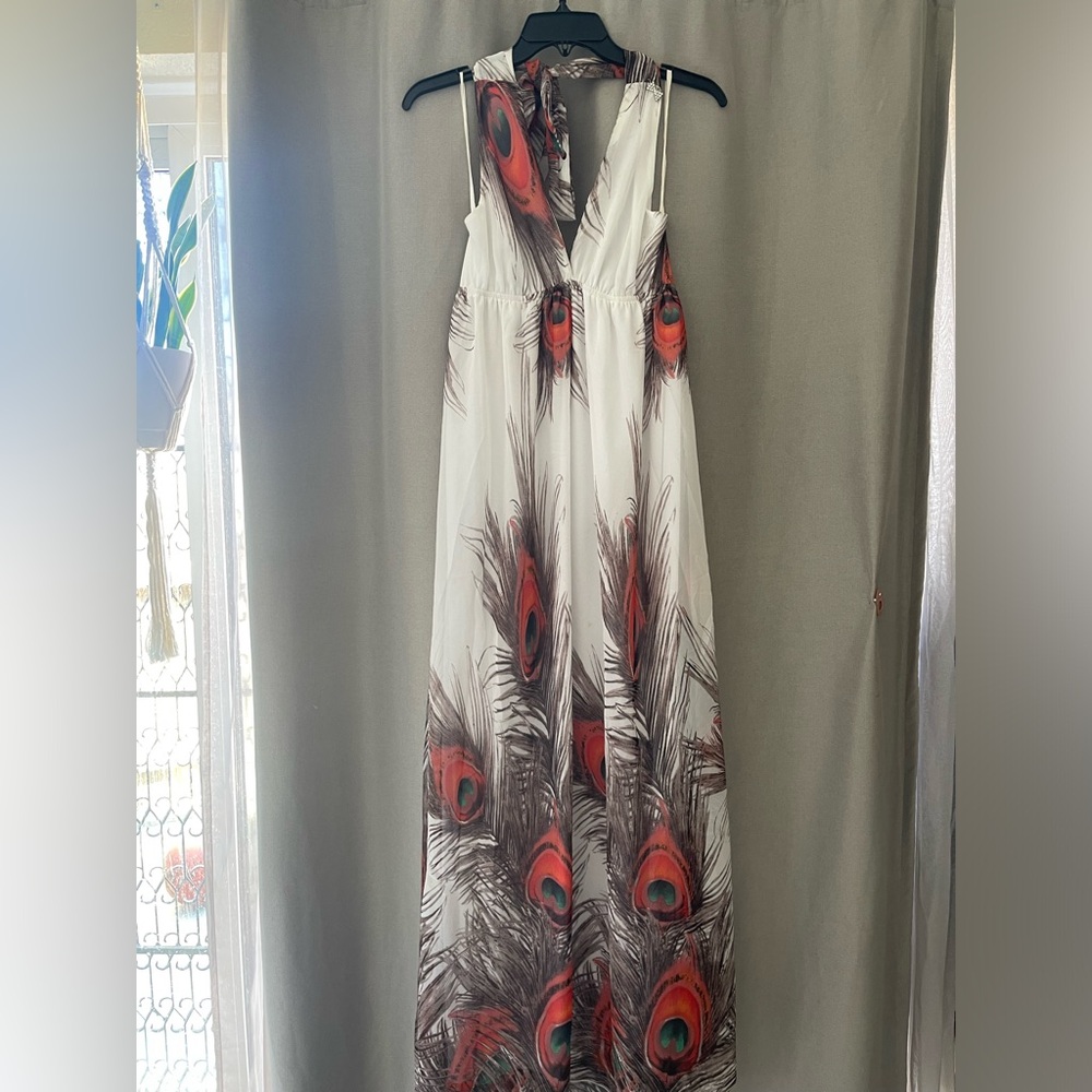 Elegant Feather Print Maxi Dress